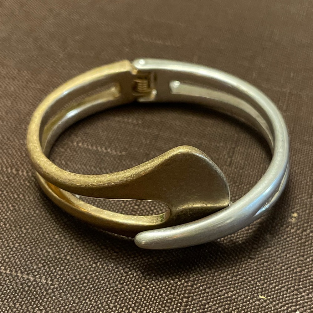 Gold silver hinged design bangle